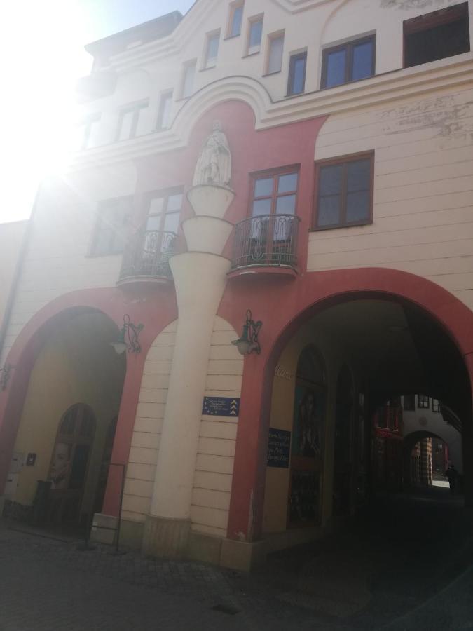 Komárno Monelly Apartman מראה חיצוני תמונה
